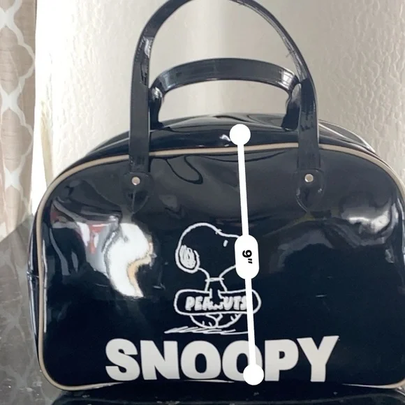 SNOOPY PEANUTS | Patent Faux Leather Duffel Bag - Picture 5 of 6